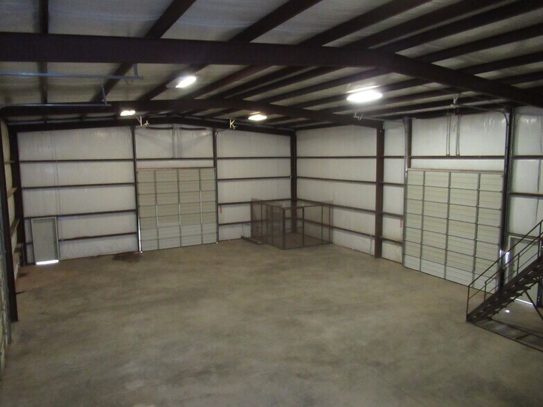 More Photos Of 3306 S County Road 1108 & I-20, Midland Warehouse For Lease