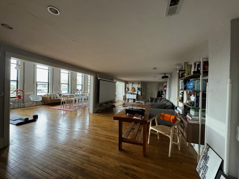 More Photos Of 3265 S Archer Ave, Chicago Apartments For Sale