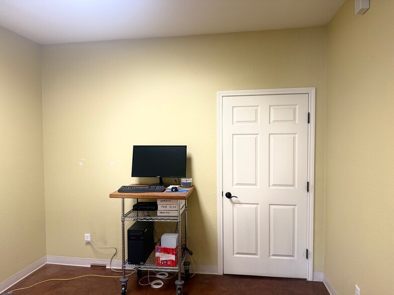 More Photos Of 16239 Nacogdoches Rd, San Antonio Healthcare For Lease