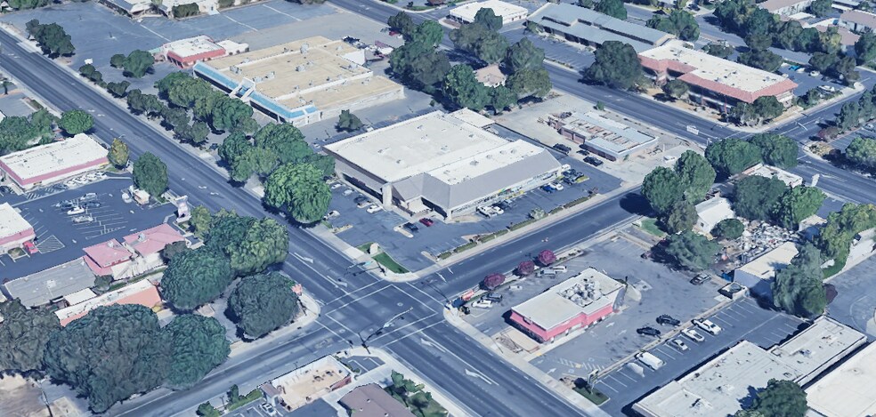More Photos Of 106-108 W Main St, Woodland General Retail For Sale