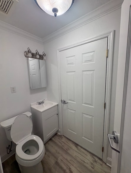More Photos Of 119-121 Montgomery Ave, Scarsdale Office For Sale