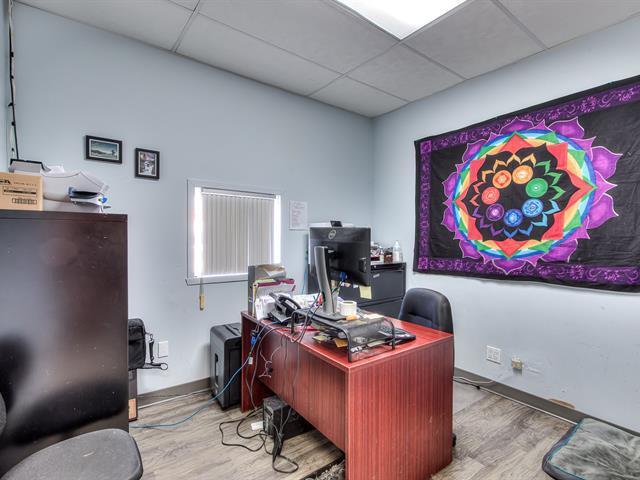 More Photos Of 20 Rue Mill, Howick Veterinarian Kennel For Sale