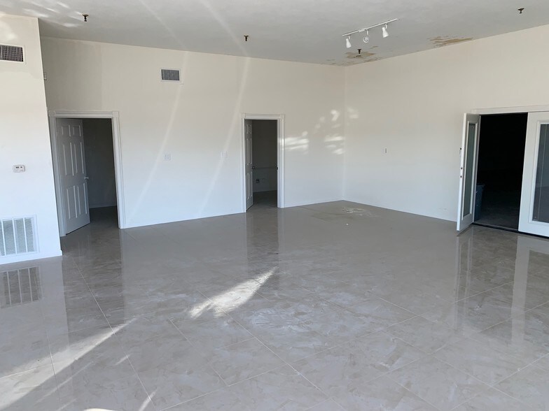 More Photos Of 201 Eagle Dr, Denton Storefront Retail Office For Sale