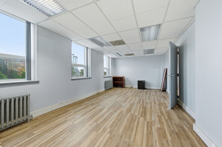 More Photos Of 910 Gilpin Ave, Wilmington Medical For Sale