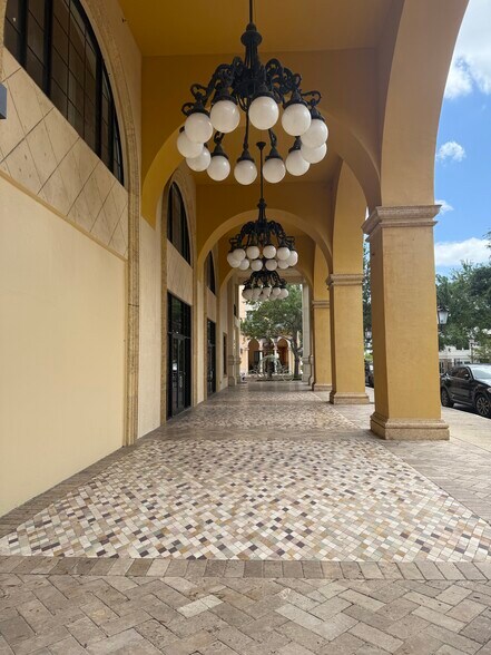 More Photos Of 7065 Westpointe Blvd, Orlando Loft Creative Space For Sale