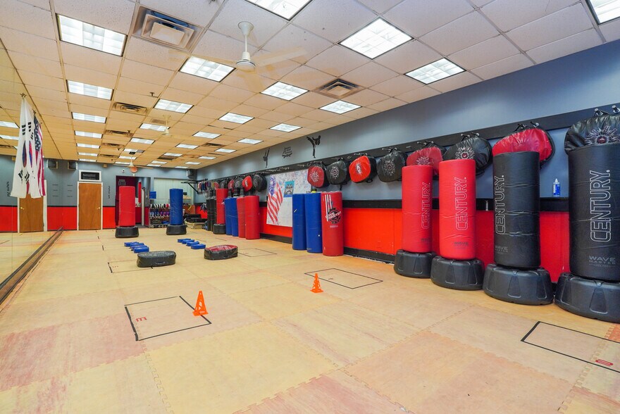 More Photos Of 933-939 Richmond Ave, Staten Island Freestanding For Sale