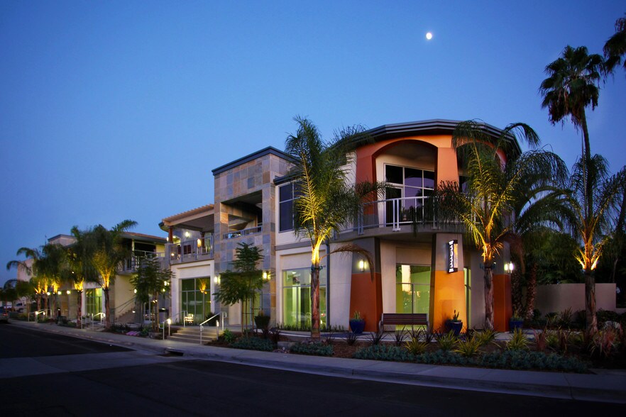 More Photos Of 5055 N Harbor Dr, San Diego Office For Lease