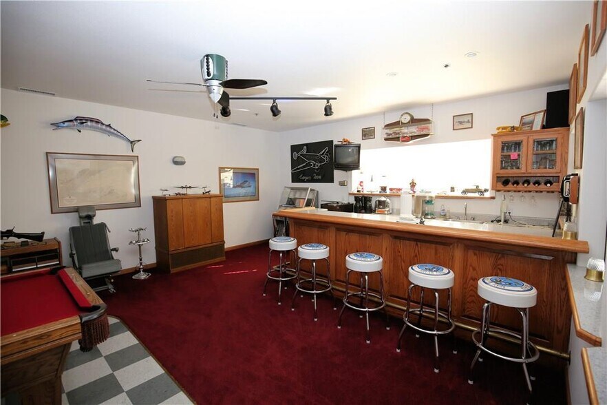 More Photos Of 3150 Propeller Dr, Paso Robles Airplane Hangar For Sale