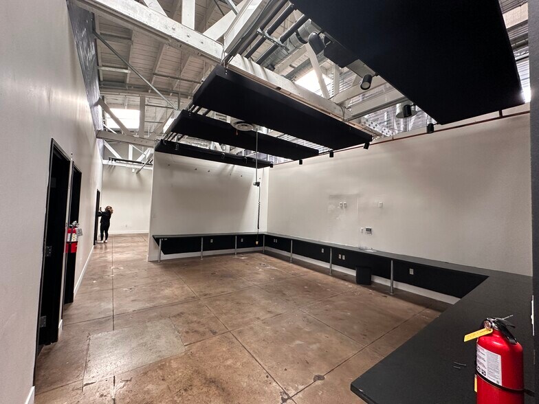 More Photos Of 1305 N Catalina St, Los Angeles Loft Creative Space For Lease