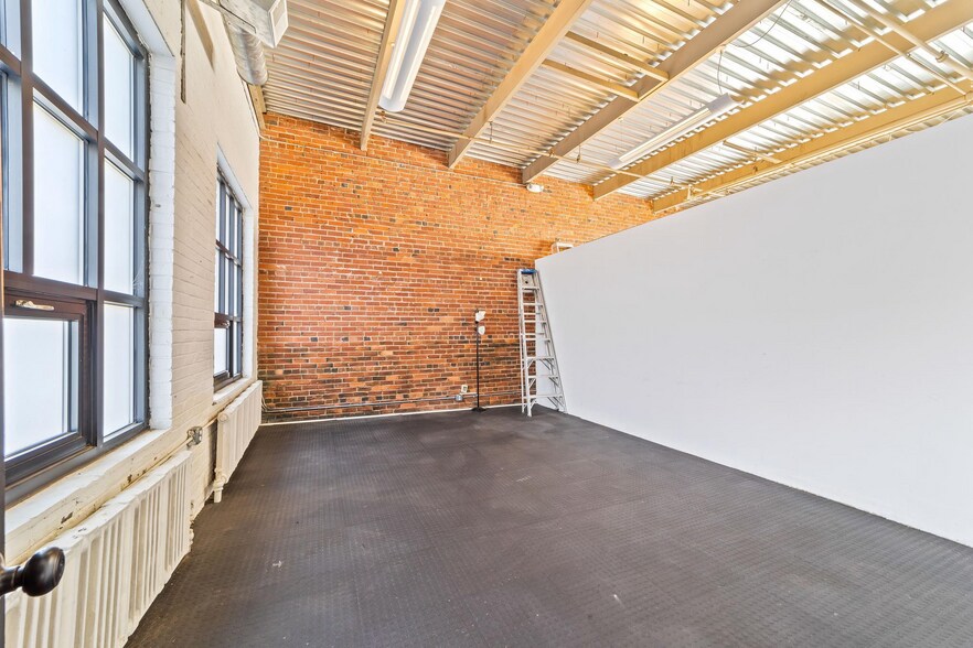 More Photos Of 1027 S Clinton Ave, Trenton Office For Sale