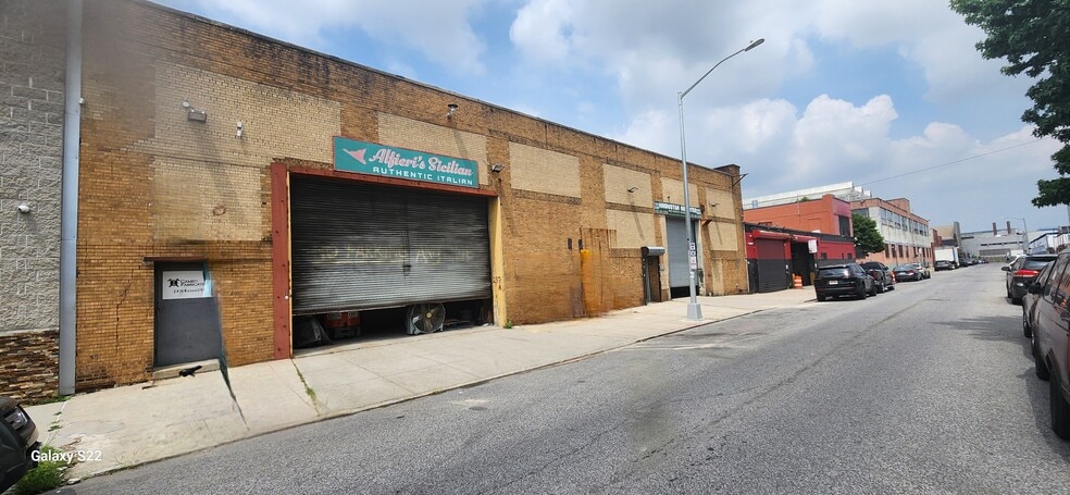 More Photos Of 237 Russell St, Brooklyn Warehouse For Lease