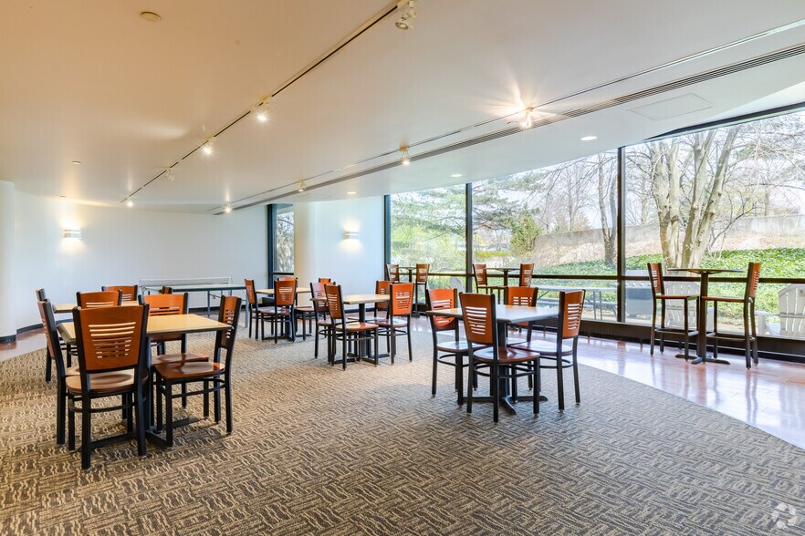 More Photos Of 4949 Harrison Ave, Rockford Unknown For Lease