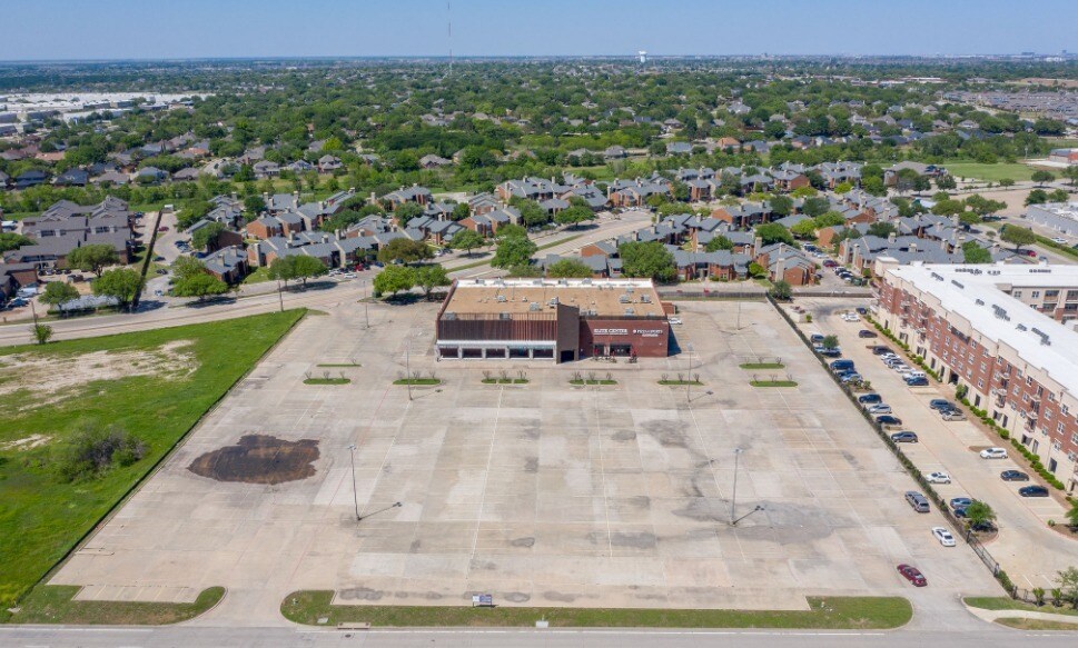 More Photos Of 1130 W Trinity Mills Rd, Carrollton General Retail For Sale