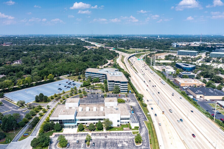 More Photos Of 700 Commerce Dr, Oak Brook Coworking Space