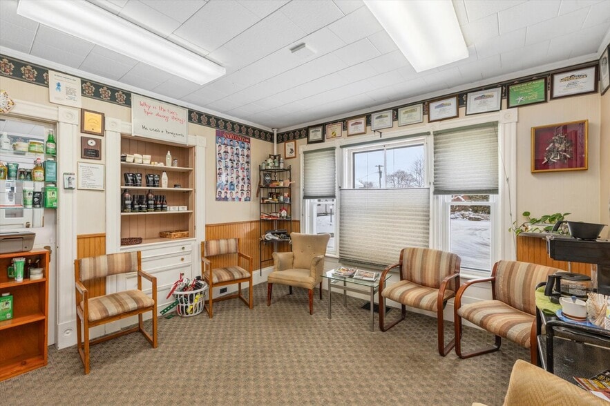 More Photos Of 32 Park Ave, Keene Office For Sale