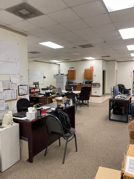 More Photos Of 14640 S FM 2790 W, Lytle Unknown For Lease