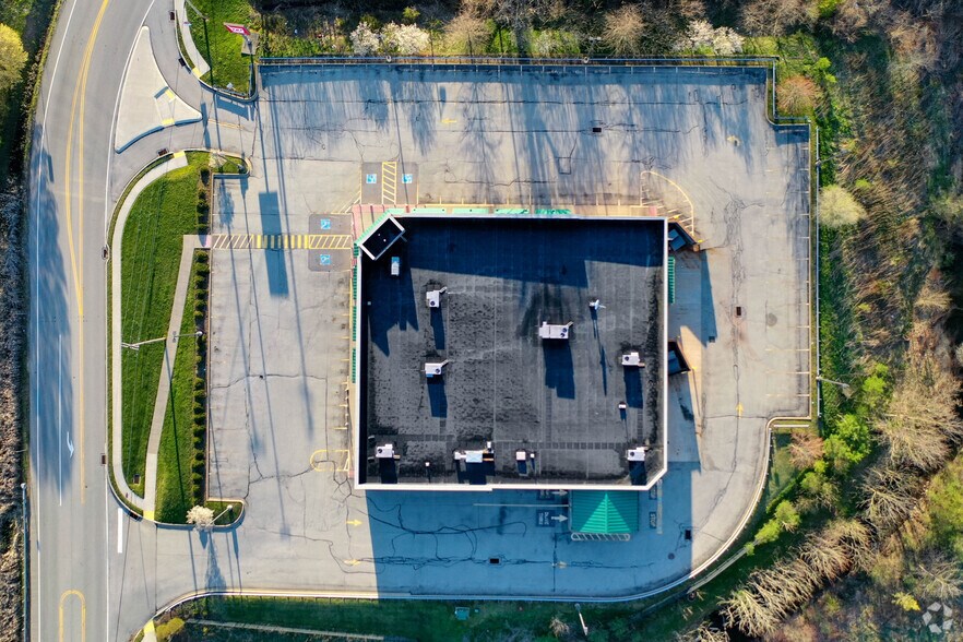 More Photos Of 30 Pine Creek Rd, Wexford Drugstore For Lease