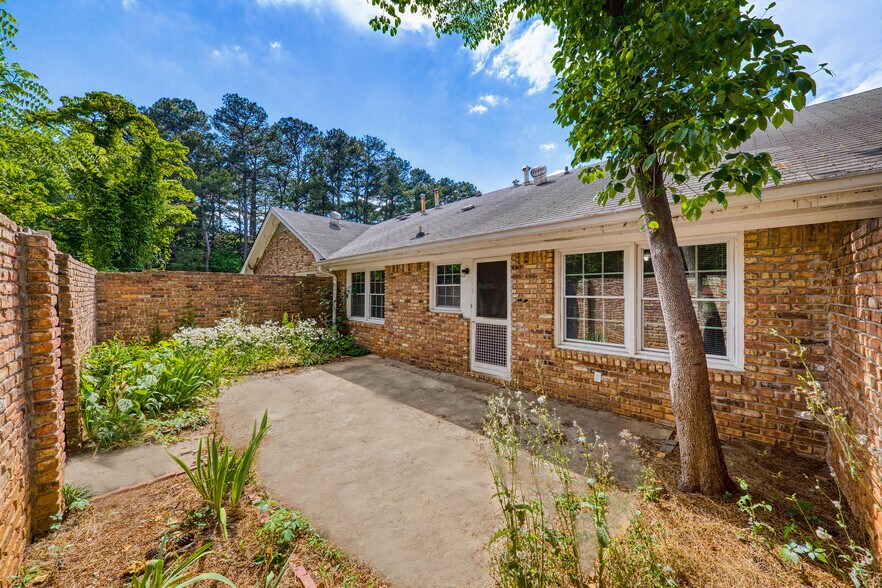 More Photos Of 3693-3735 Embry Cir, Chamblee Apartments For Sale