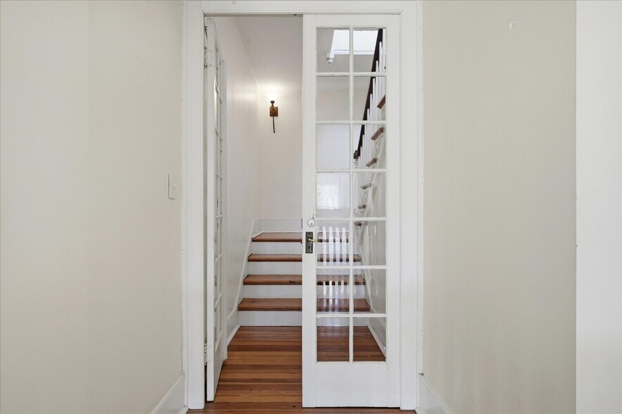 More Photos Of 217 W Boscawen St, Winchester Restaurant For Sale