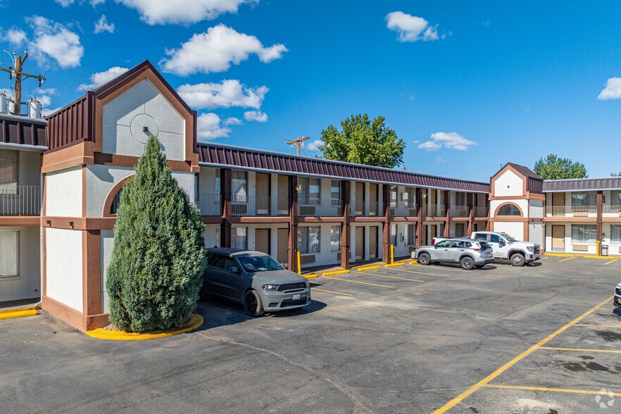 More Photos Of 1015 S Haynes Ave, Miles City Hotel For Sale