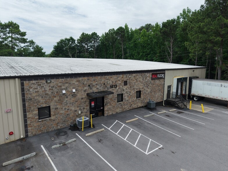 More Photos Of 1413 Transport Dr, Raleigh Warehouse For Lease