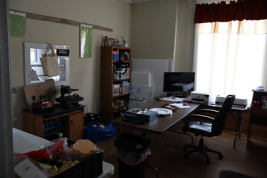 More Photos Of 108 NW Main St, Easley General Retail For Sale