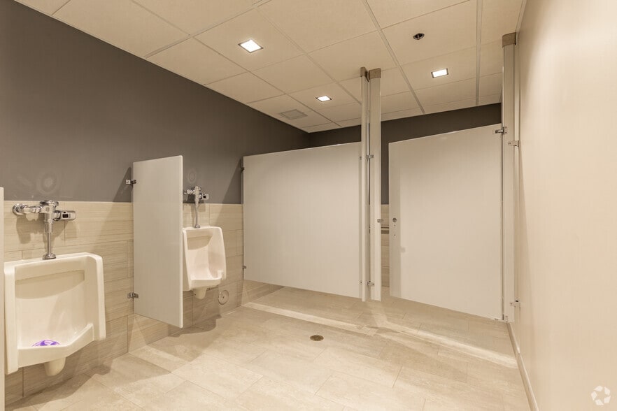 More Photos Of 8140 Walnut Hill Ln, Dallas Office For Lease