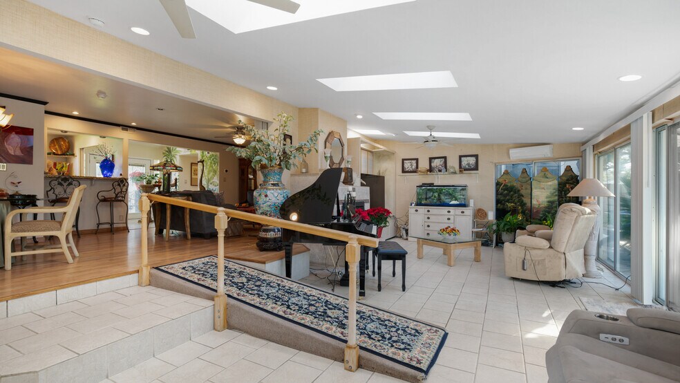 More Photos Of 1403 Rowena Way, Sacramento Specialty For Sale