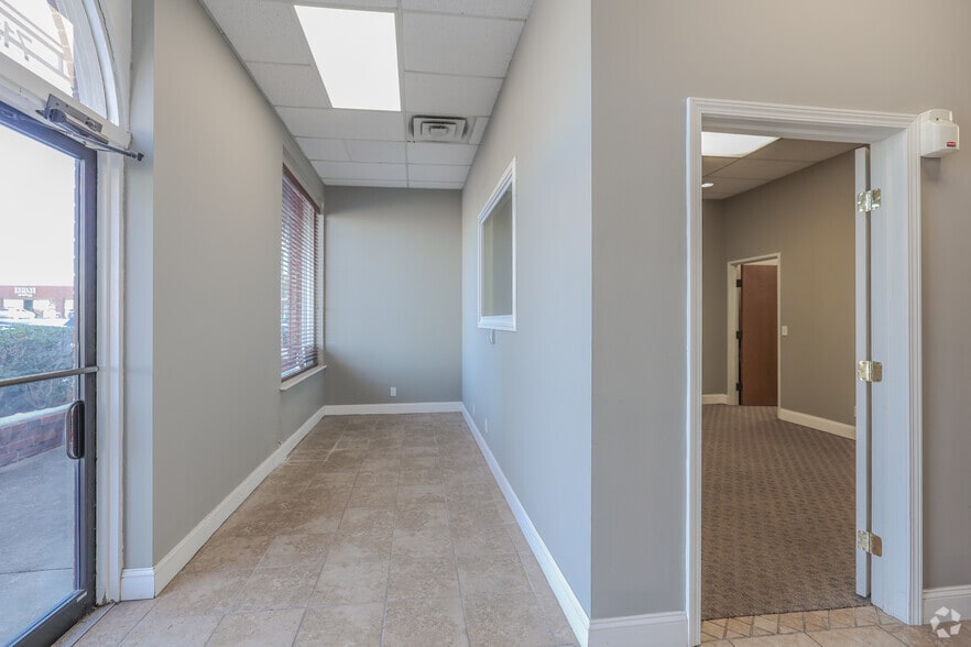 More Photos Of 697-845 N Aspen Ave, Broken Arrow Unknown For Lease