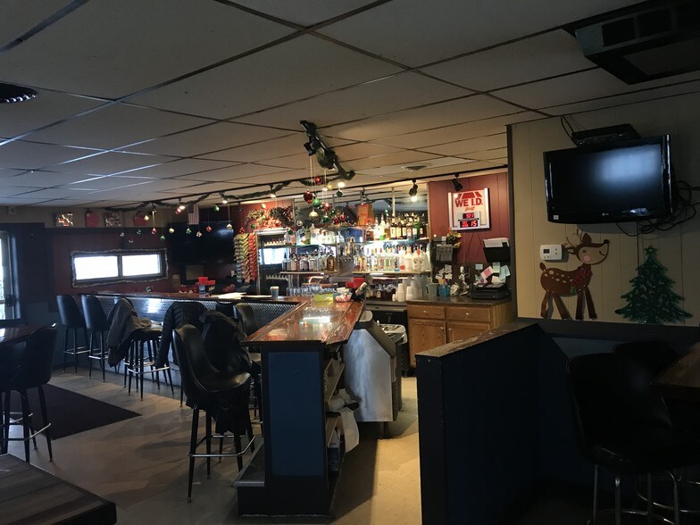 More Photos Of 257 W Main St, Westville Bar For Sale