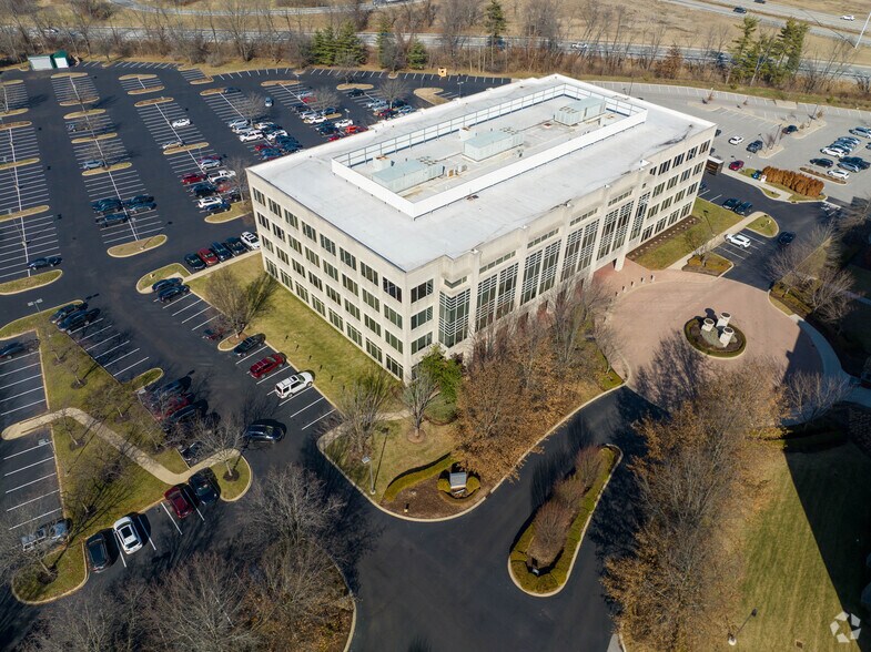 More Photos Of 4801 Olympia Park Plz, Louisville Office For Sale