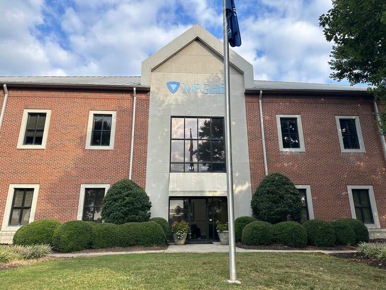 More Photos Of 47 Airpark Ct, Greenville Office For Lease