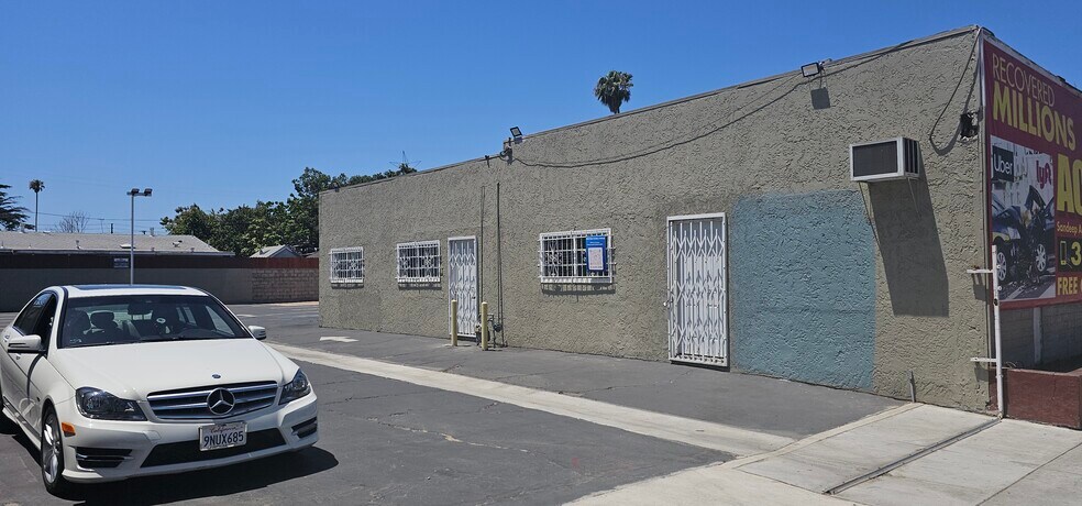 Primary Photo Of 4060 W Century Blvd, Inglewood Loft Creative Space For Lease