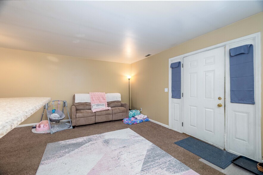 More Photos Of 3 E Division St, Remington Apartments For Sale