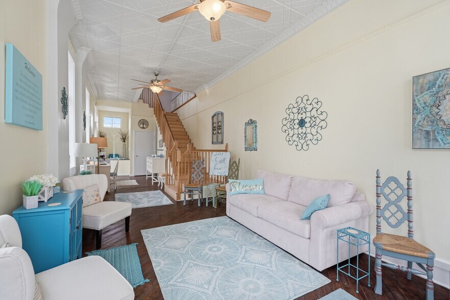 More Photos Of 25 W Franklin St, Greencastle Storefront Retail Office For Sale