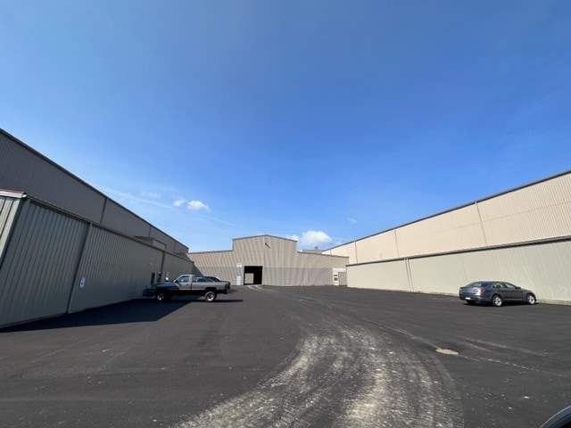 More Photos Of 401 Three Springs, Weirton Unknown For Lease