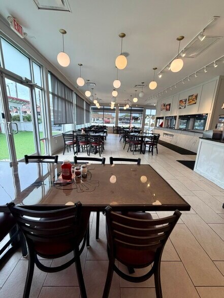 More Photos Of 10305 Taylorsville Rd, Louisville Restaurant For Sale