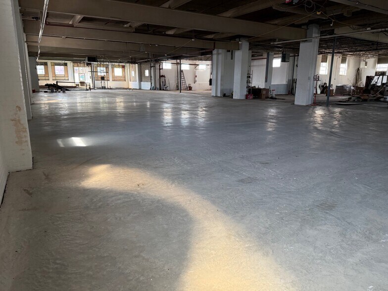 More Photos Of 253 Georgia Ave, Providence Manufacturing For Lease