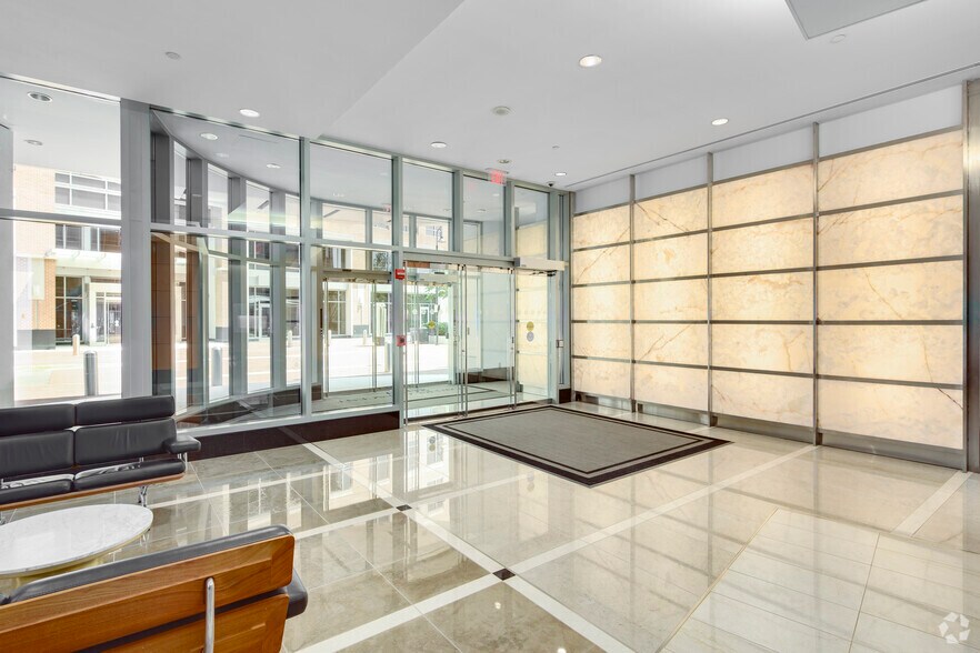 More Photos Of 8010 Towers Crescent Dr, Vienna Unknown For Lease