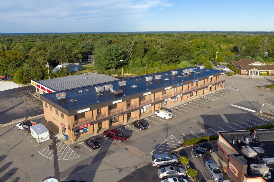 More Photos Of 25 Market St, Swansea Unknown For Lease