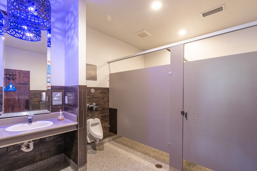 More Photos Of 2927 Spring St, Paso Robles Restaurant For Sale