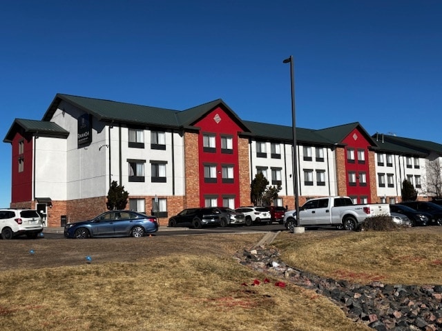 More Photos Of 16921 E 32nd Ave, Aurora Hotel For Sale