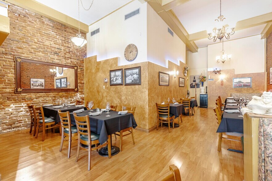 More Photos Of 627 Main St, Suisun City Restaurant For Sale
