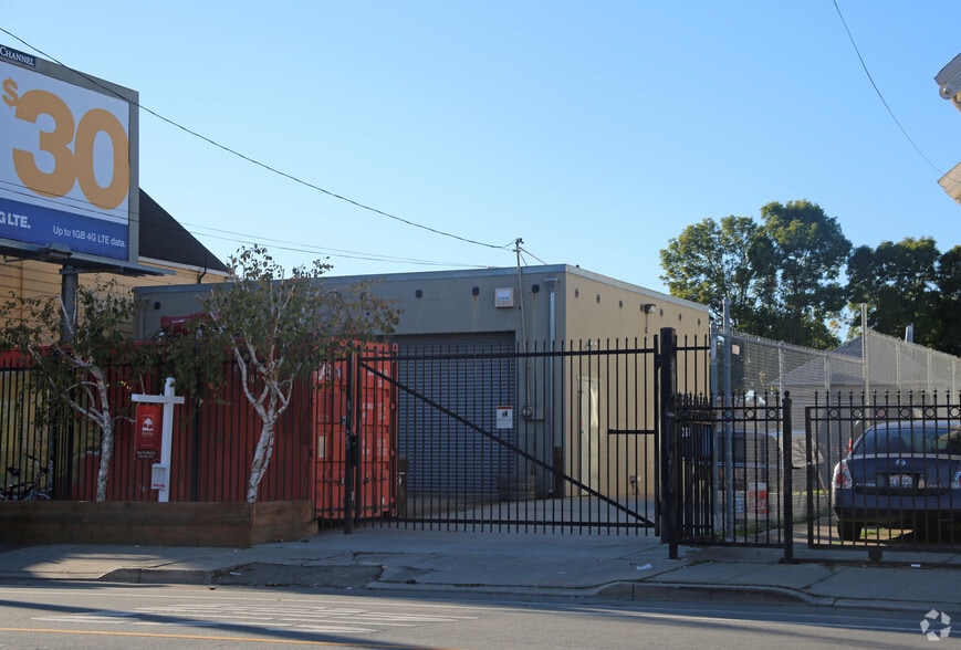 More Photos Of 2429 Market St, Oakland Warehouse For Sale