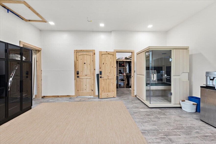 More Photos Of 241 Industrial Park Rd, Mountain City Warehouse For Sale