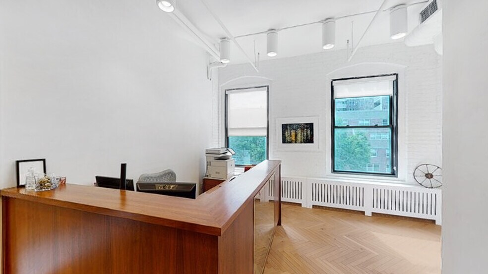 More Photos Of 375 Greenwich St, New York Office For Lease