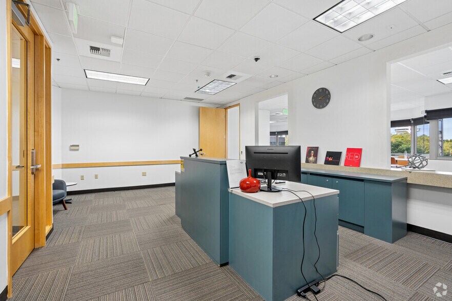 More Photos Of 2815 2nd Ave, Seattle Office For Sale