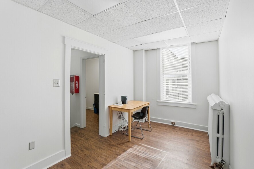 More Photos Of 2337 Victory Pky, Cincinnati Office Residential For Sale