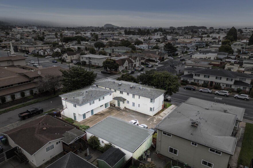 More Photos Of 3321 Barrett Ave, Richmond Apartments For Sale