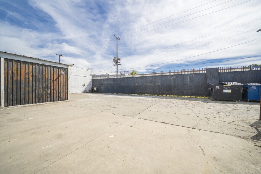 More Photos Of 3515 S Avalon Blvd, Los Angeles Warehouse For Sale